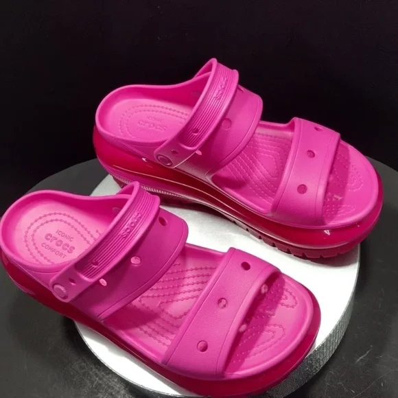 Crocs  Pink Sandals size 12 pre owned Exellent condition - Picture 2 of 9